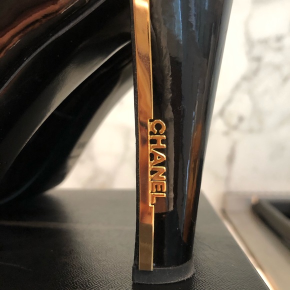 Mint Condition Chanel Patent Pumps - Picture 2 of 8